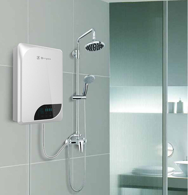 aquecedor de água elétrico imediato do cair da parede 7000W, aquecedores de água brancos da indução para a casa